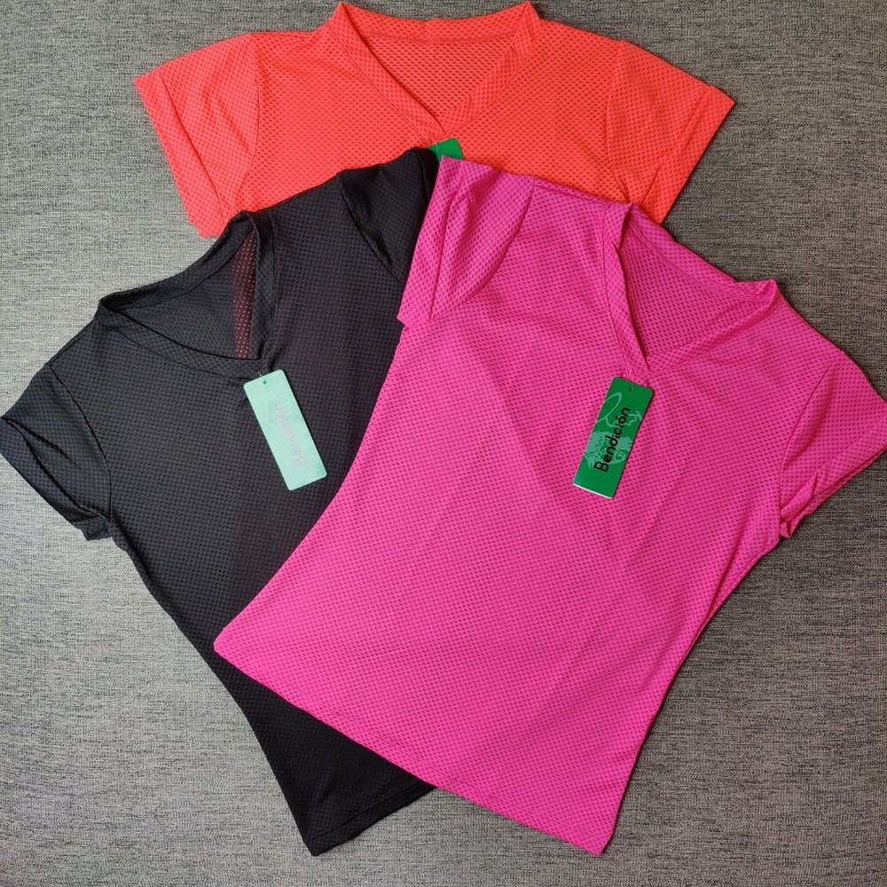 Women's Gym Athletic Top V neck Size M